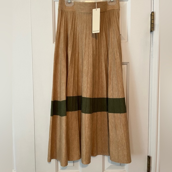 Roolee Dresses & Skirts - Roolee Small Pleated Tan Knit Skirt with Green Stripe